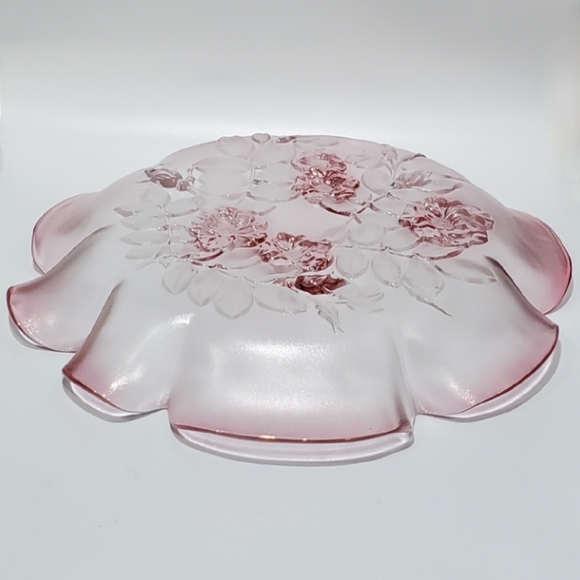 13" 🇩🇪 Crystal Pink Roses 3 Toed Ruffled Edge Satin Serving Platter by Mikasa - Picture 4 of 13